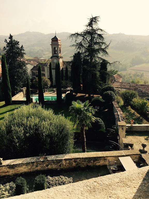 Castello Di Coazzolo Bed & Breakfast Neive Exterior photo
