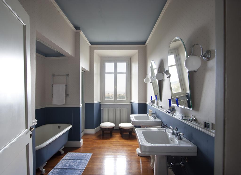 Castello Di Coazzolo Bed & Breakfast Neive Room photo